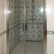 Дверь в душевую нишу распашная LUX DOOR GK-602 GuteWetter
