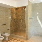 Дверь в душевую нишу трехсегментная распашная TREND DOOR GK-863P GuteWetter