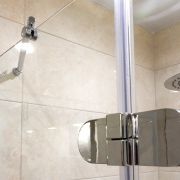 Дверь в душевую нишу двухсегментная распашная LUX DOOR GK-102 GuteWetter