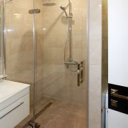 Дверь в душевую нишу двухсегментная распашная LUX DOOR GK-102 GuteWetter