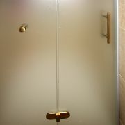 Дверь в душевую нишу складная двухстворчатая LUX DOOR GK-102A GuteWetter